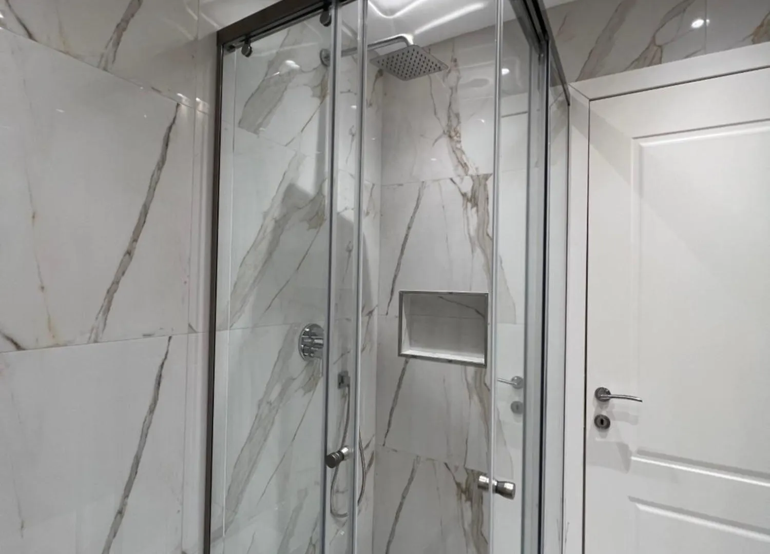 Luxury Home Lc Golem  Apartment